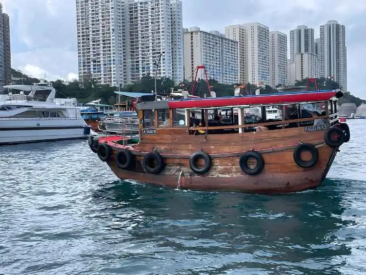 Hong Kong Tour Experience the Magic of Victoria Peak