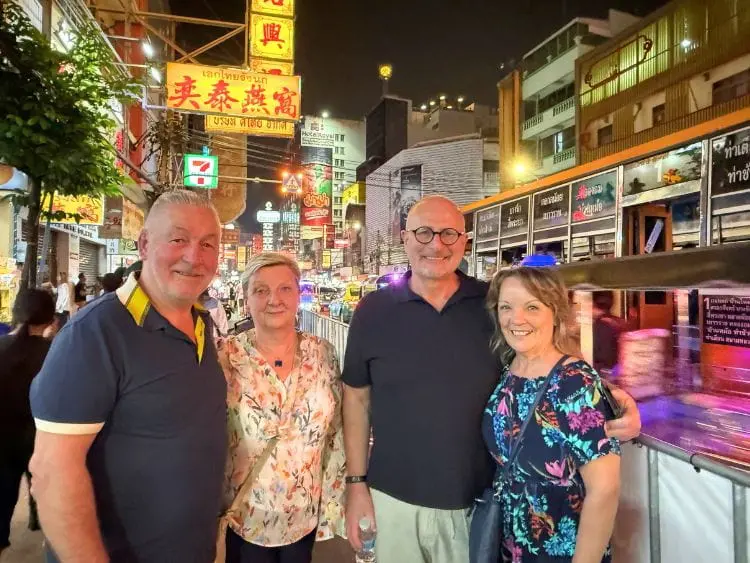 Ultimate Private Bangkok Tuk Tuk Tour and Dinner
