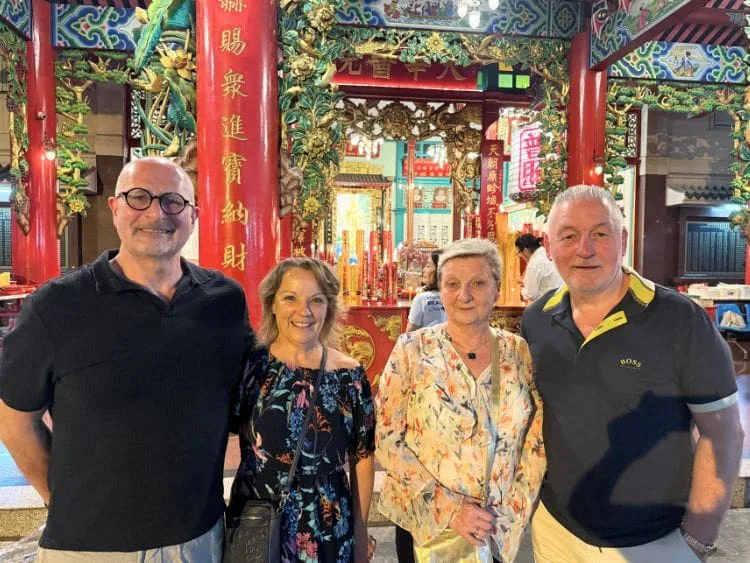 Ultimate Private Bangkok Tuk Tuk Tour and Dinner