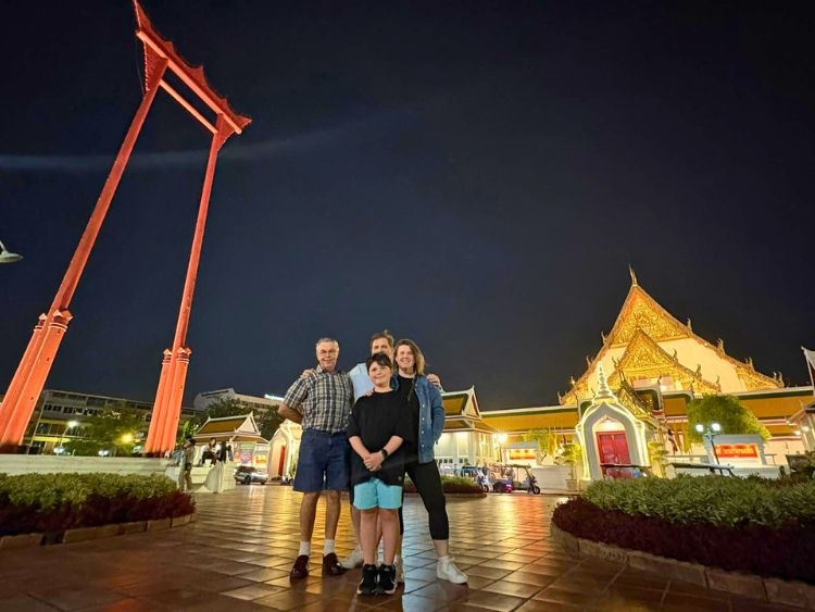 Ultimate Private Bangkok Tuk Tuk Tour and Dinner