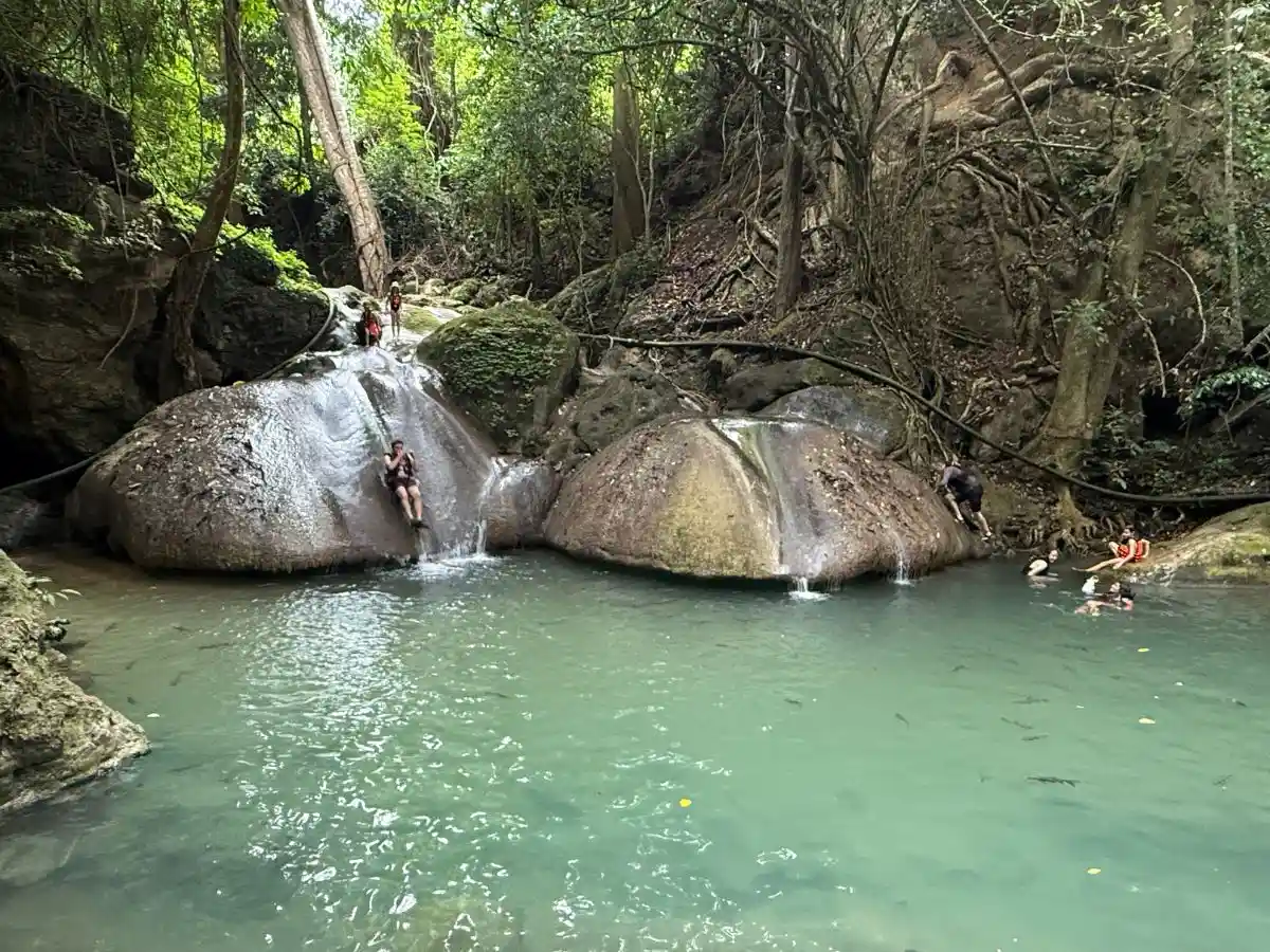 Private Kanchanaburi Day Tour to Erawan Waterfall from Bangkok