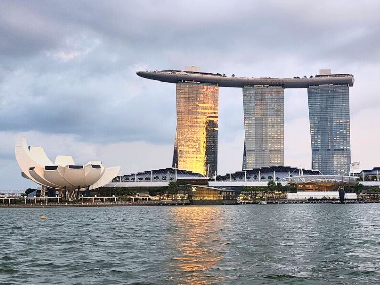 Stunning Private Singapore Night Tour with River Cruise