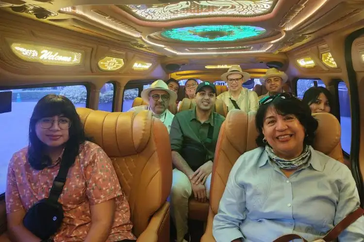 Private Arrival Transfer From Singapore Airport or Port to Hotel Fast