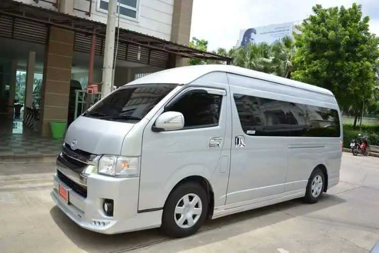 Private Arrival Transfer From Singapore Airport or Port to Hotel Fast